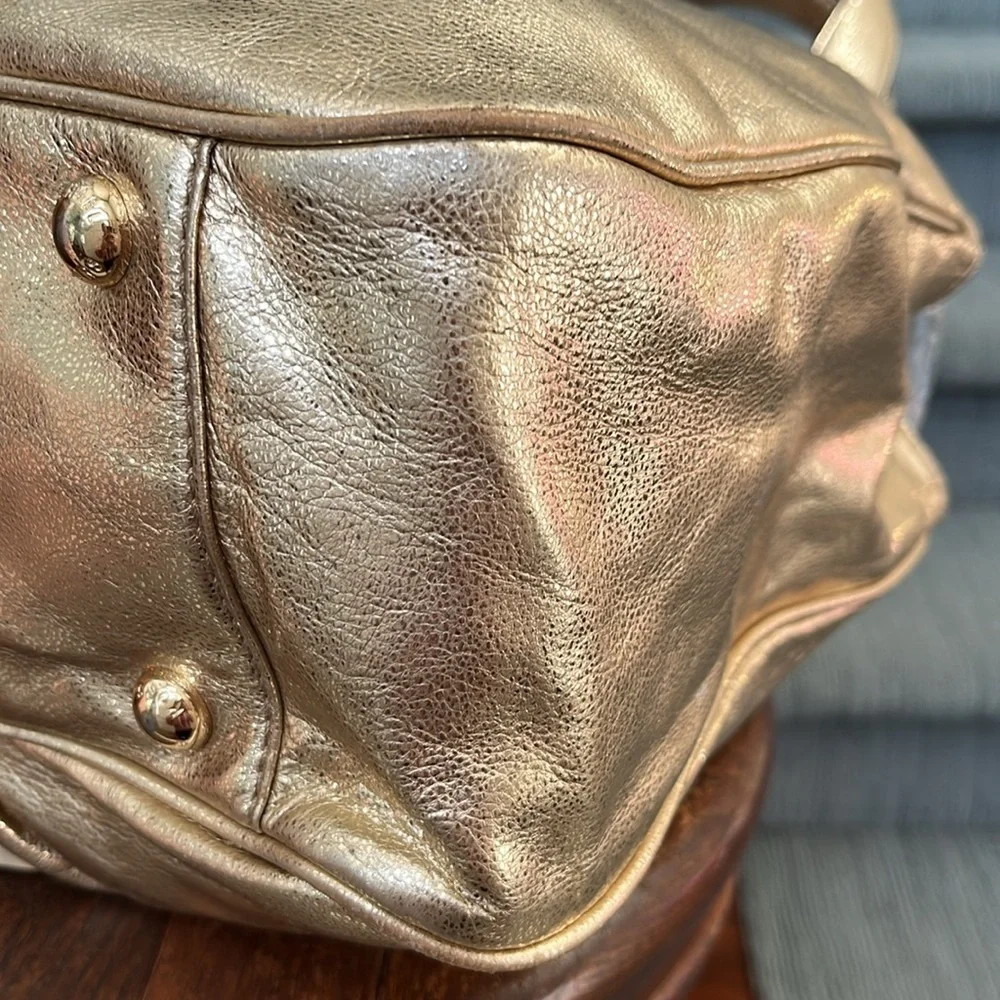 Michael Kors  shoulder bag   gold metallic leather  Gold tone hardw EUC